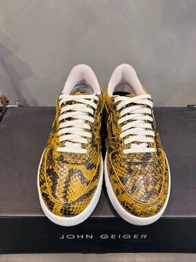 John Geiger GF-01 Gold Black Python Men’s Size 5